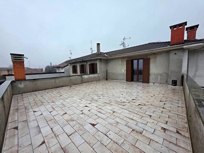 Casa quadrilocale in affitto in Frazione Torre del Torti, Torre De Torti, Cava Manara