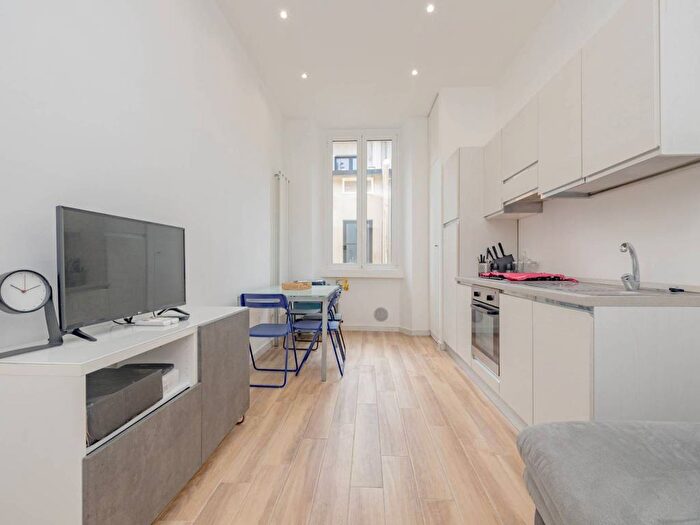 Appartamento trilocale in affitto in Via Luigi Mercantini, Bovisa, Milano