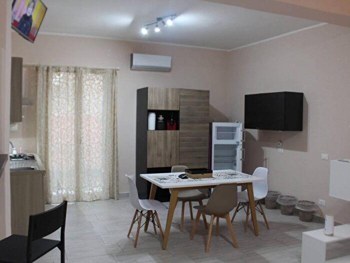 Casa trilocale in affitto in Via Gennara, Campofelice di Roccella