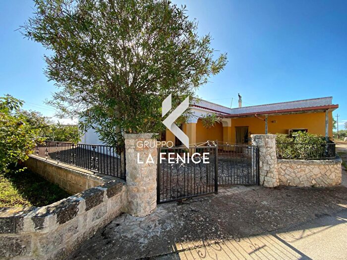 Casa con 5 locali in vendita in Contrada Serralta, Locorotondo