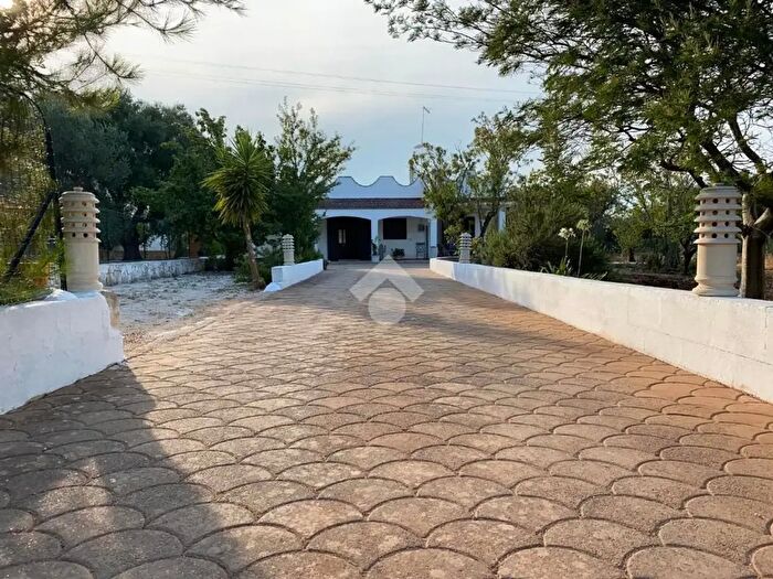 Casa con 5 locali in vendita in Ostuni