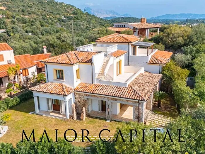 Casa quadrilocale in vendita in Via delle Isole, San Teodoro