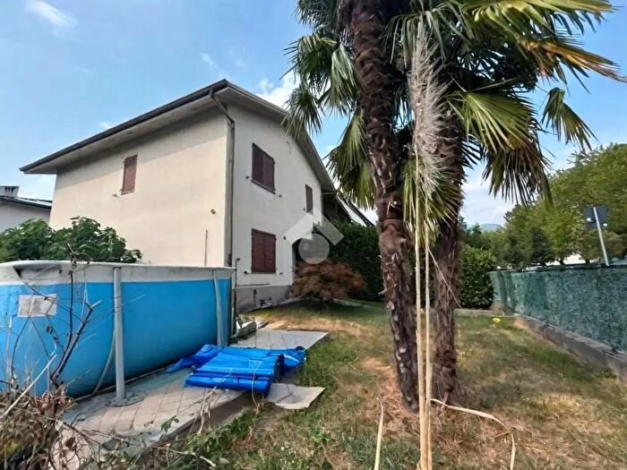 Casa quadrilocale in vendita in Via Aldo Moro, Sorisole