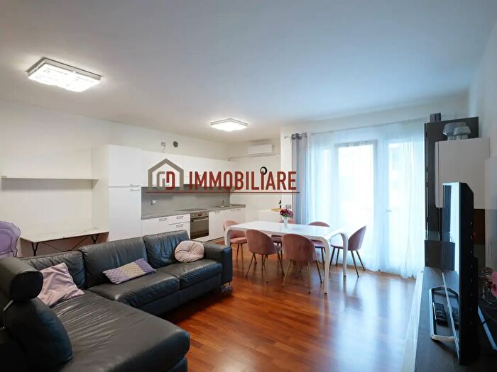 Appartamento quadrilocale in vendita in Viale Bertolini, Montebelluna