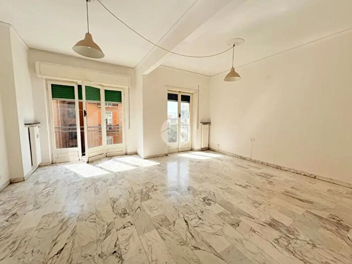 Appartamento con 5 locali in vendita in Via Sinibaldo Scorza, Genova