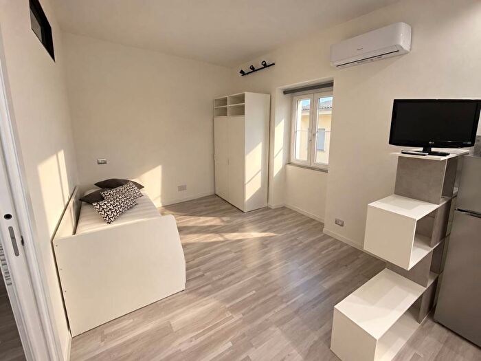 Appartamento monolocale in affitto in Piazza Conte Durini, Bernate La Ca', Arcore