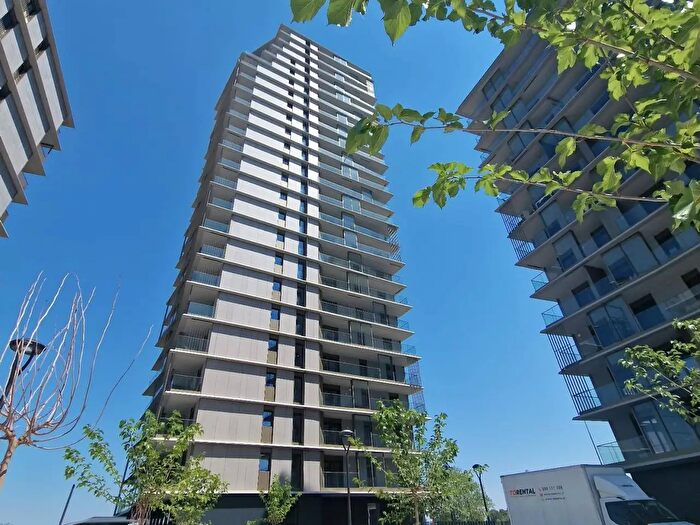 Appartamento con 5 locali in vendita in Via Pier Paolo Pasolini, Milano