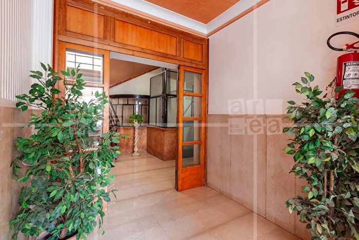 Appartamento trilocale in vendita in Via Latina, Roma