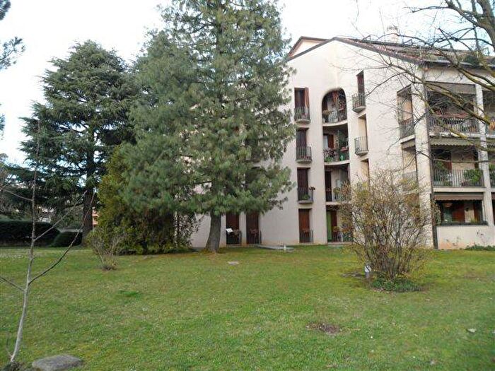 Appartamento trilocale in affitto in Via Santa Maria delle Selve, Centro, Biassono