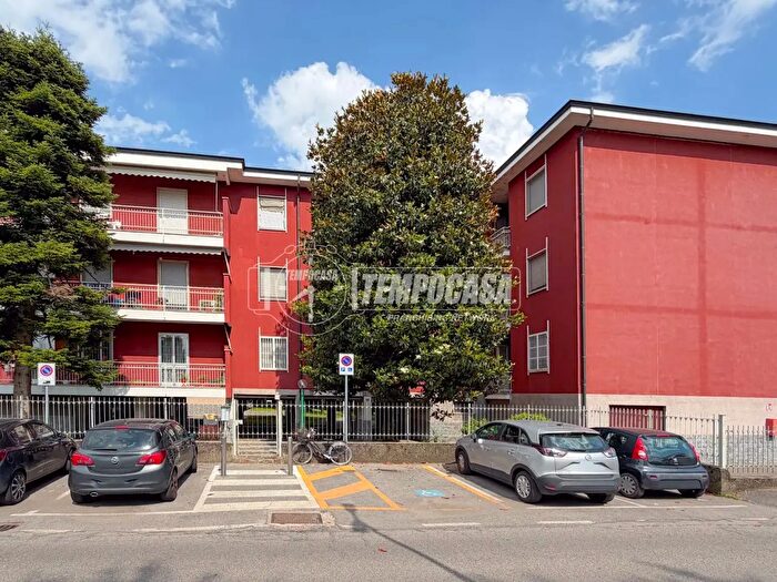 Appartamento quadrilocale in vendita in Via Alessandro Manzoni, Paullo