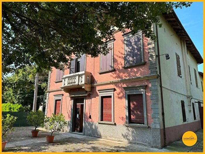 Casa con 10 locali in vendita in Via Casoni, Budrio