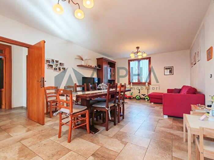 Casa con 5 locali in vendita in Strada Comunale Rubicone Destra, Savignano Sul Rubicone