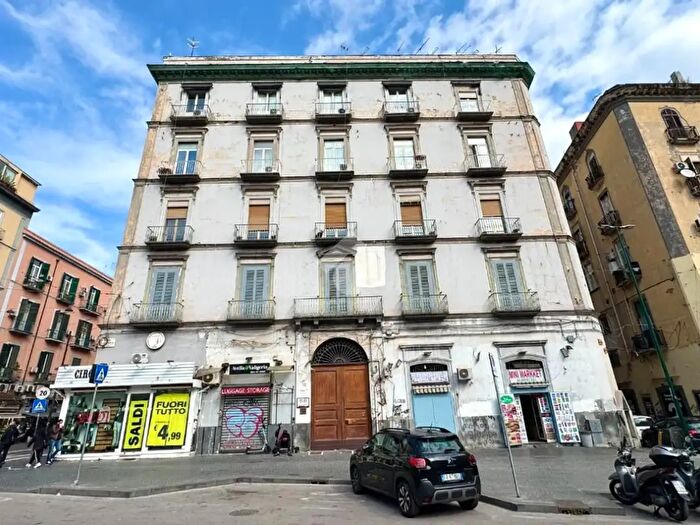 Appartamento trilocale in vendita in Piazza Principe Umberto, Napoli