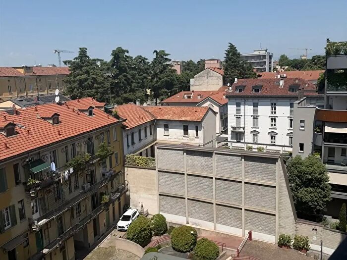 Appartamento trilocale in vendita in Via Zucchi, Monza