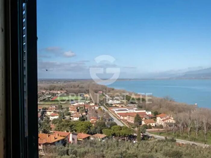 Appartamento con 6 locali in vendita in Via XXV Aprile, Castiglione Del Lago