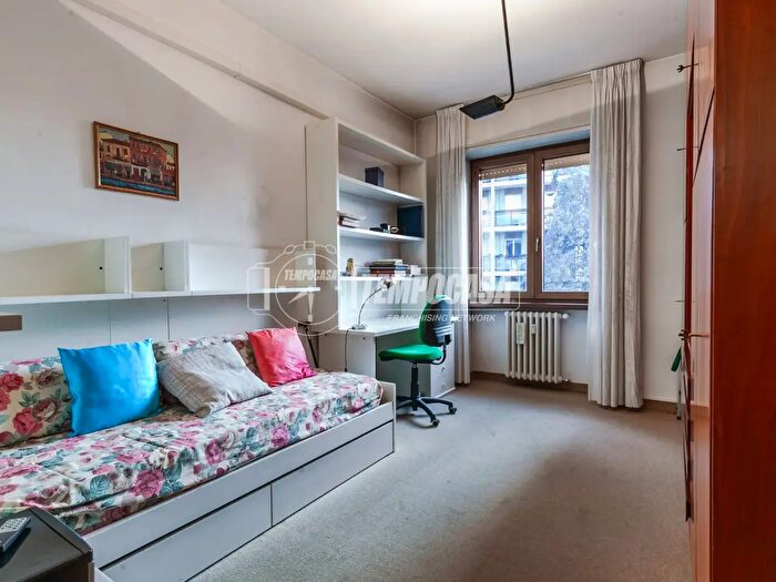 Appartamento trilocale in vendita in Via XXV Aprile, Bresso