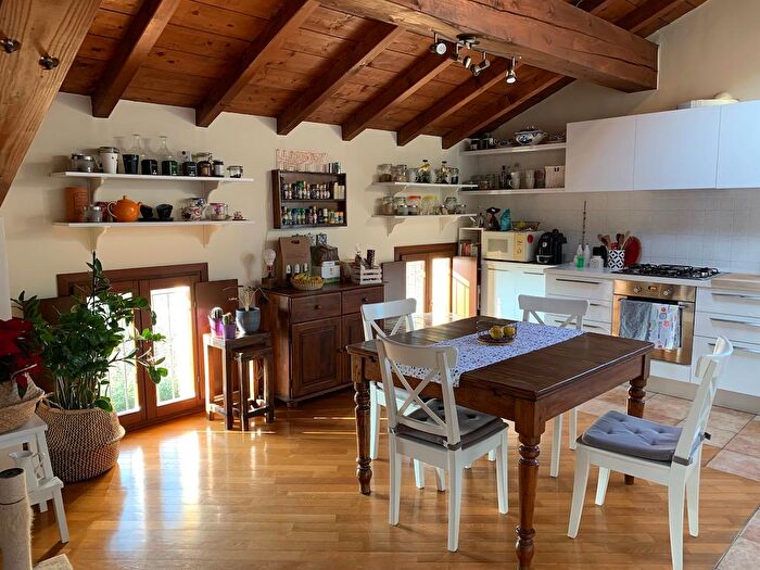 Casa con 5 locali in vendita in Rio Saliceto