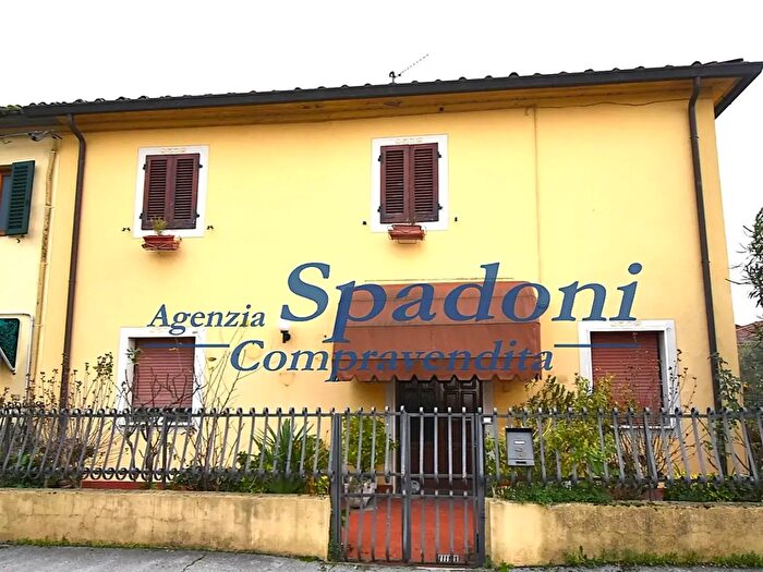 Casa con 8 locali in vendita in Monsummano Terme