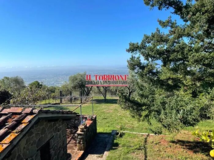 Casa con 6 locali in vendita in Via delle Pille, Uzzano