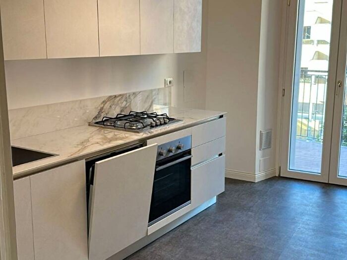 Appartamento trilocale in affitto in Via Galvano Fiamma, Piave Tricolore, Milano