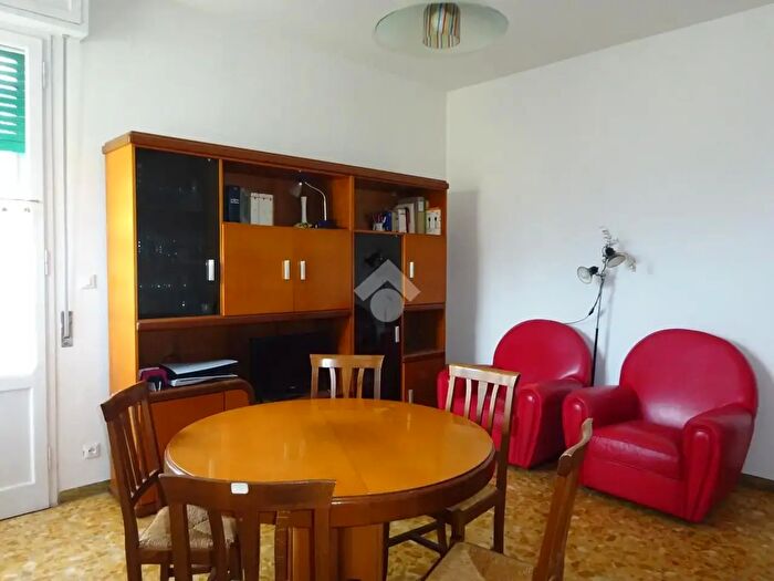 Appartamento quadrilocale in vendita in Zona Stazione, Ferrara