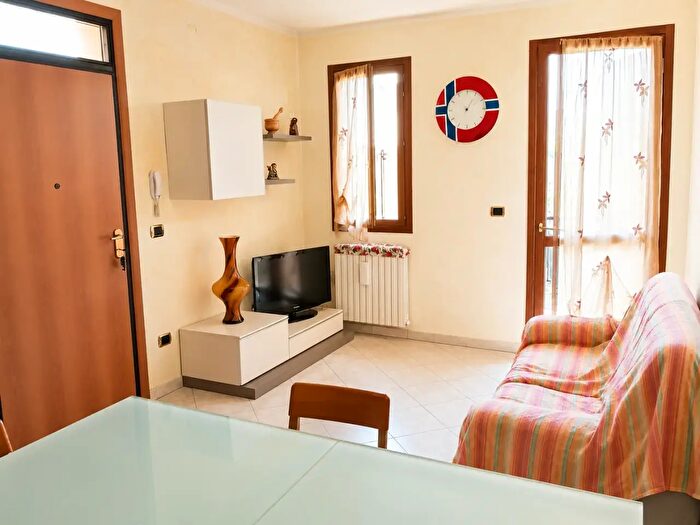 Appartamento trilocale in vendita in Via Roma, Arcole