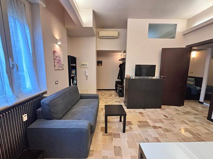 Appartamento bilocale in affitto in Piazza Francesco Durante, Casoretto, Milano