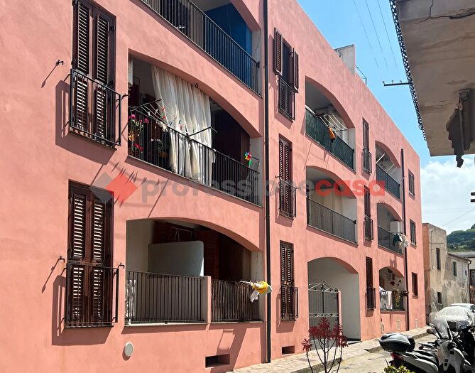 Appartamento bilocale in vendita in Via Torrente Boccetta Snc, Lipari