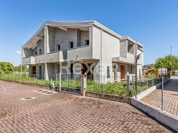 Case in Vendita e in Affitto - 3