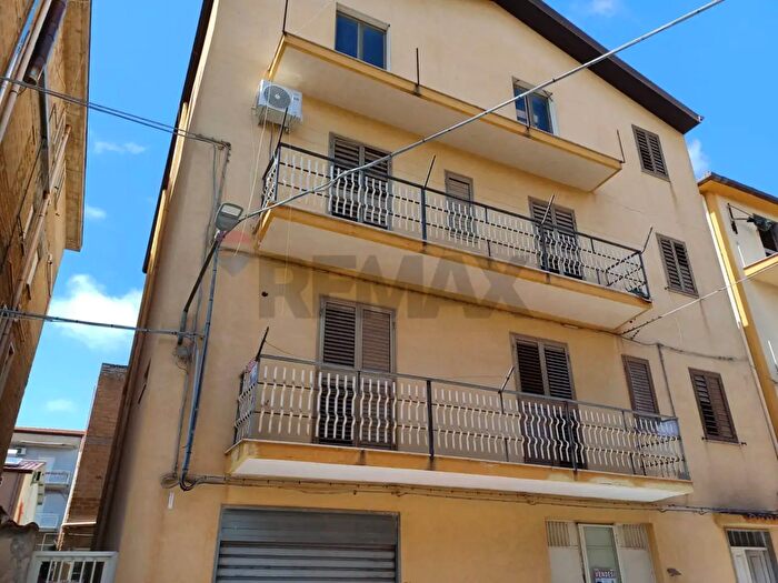 Appartamento con 7 locali in vendita in Viale Europa, Favara