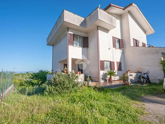 Casa con 5 locali in vendita in Via Romana, Magliano Romano