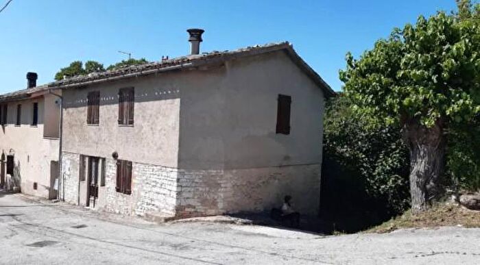 Casa monolocale in vendita in Località Casamontanara, Genga