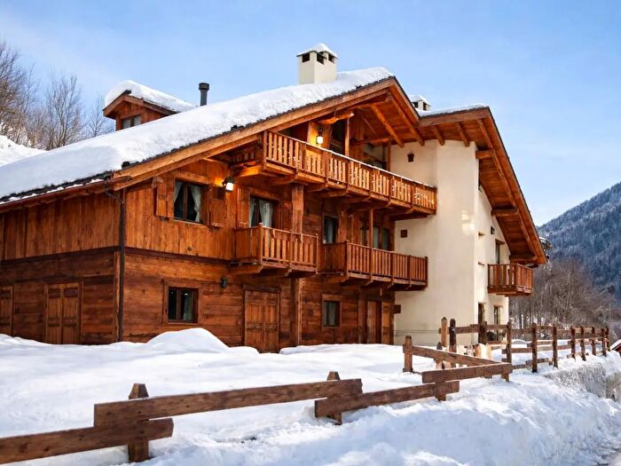 Appartamento quadrilocale in vendita in Via Champlas Du col FrazRollieres, Sauze Di Cesana