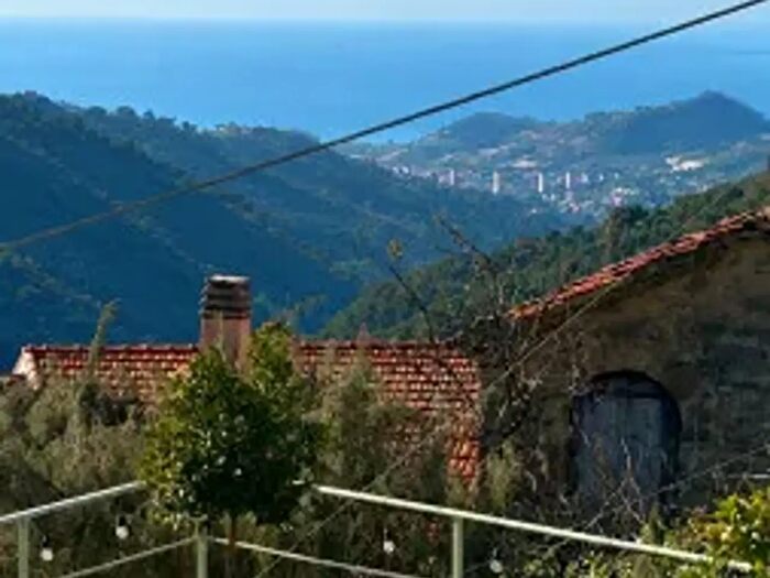Casa quadrilocale in vendita in Frazione Negi Fumei, Perinaldo