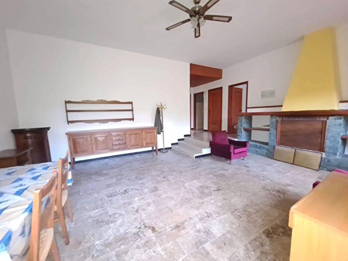 Casa con 6 locali in vendita in Via San Gottardo Tiglieto, Tiglieto