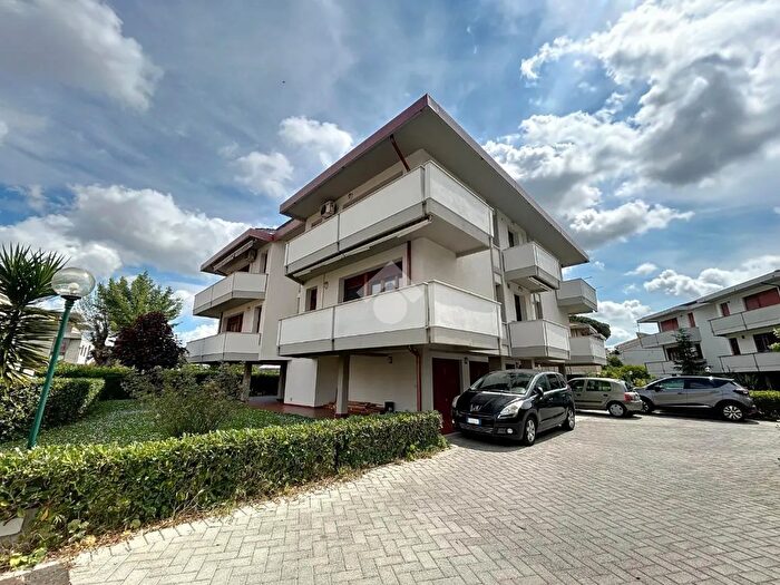 Appartamento quadrilocale in vendita in Via Giuseppe Montanelli, Pisa