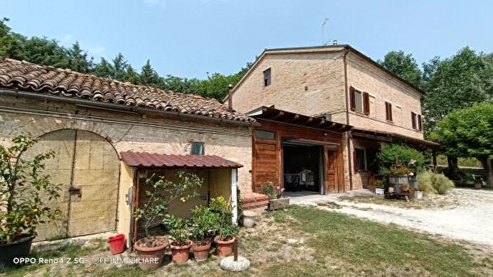 Casa con 6 locali in vendita in Via Ghino Valenti, Macerata