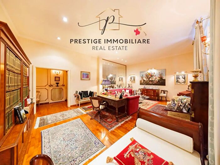 Appartamento con 5 locali in vendita in Livorno