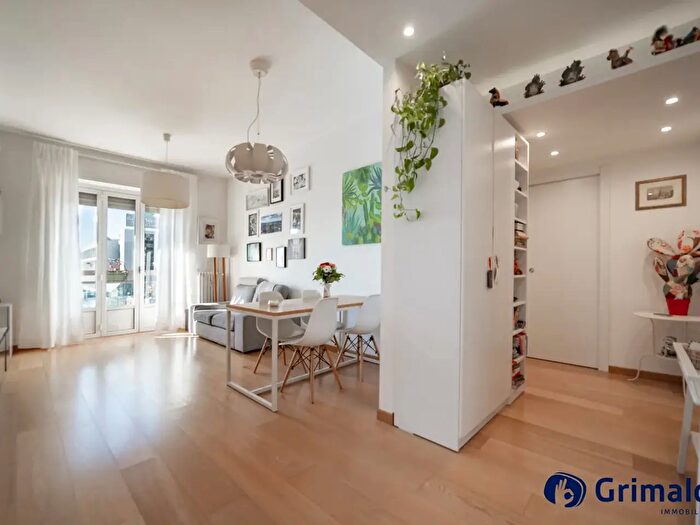 Appartamento trilocale in vendita in Viale Bezzi, Milano