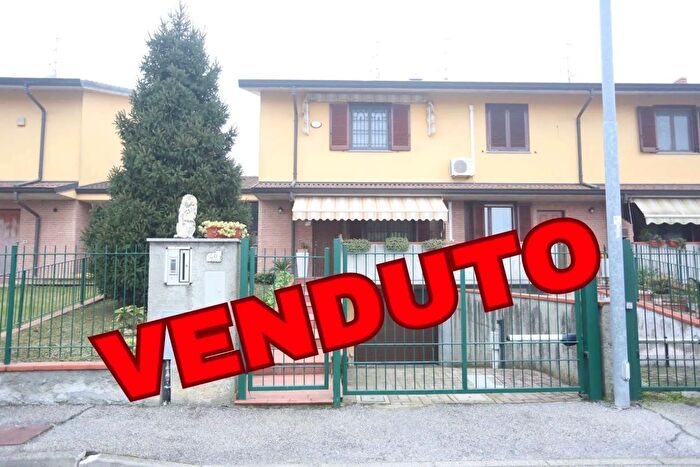 Casa quadrilocale in vendita in Via Cavalier Salvatore Marazzina Massalengo, Massalengo