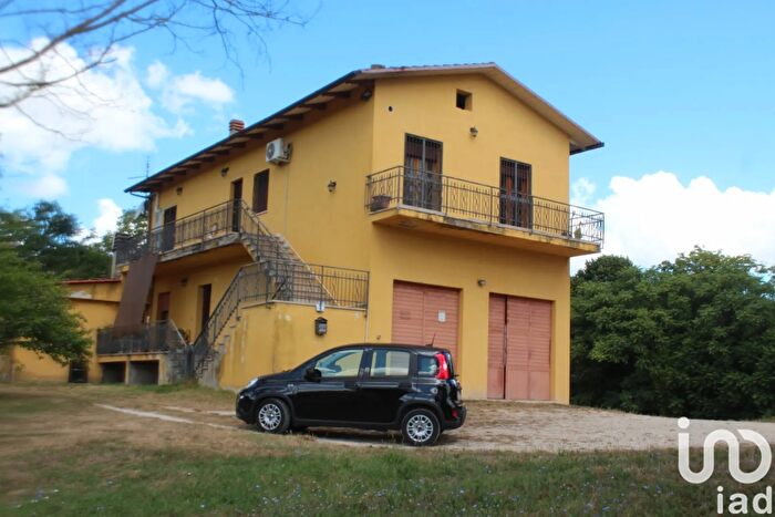 Casa con 13 locali in vendita in Via Pole, Acqualagna