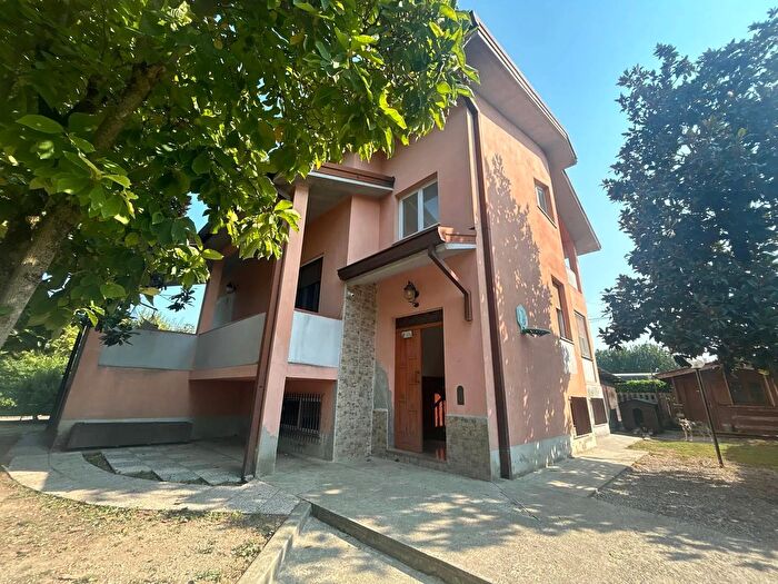 Casa con 5 locali in vendita in Via Montefiorino, Sorbolo Mezzani