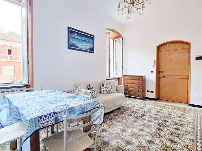 Appartamento quadrilocale in vendita in Via Domenico Preve, Laigueglia