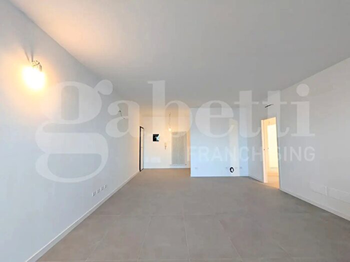 Appartamento quadrilocale in vendita in Via Ventimiglia, Modena