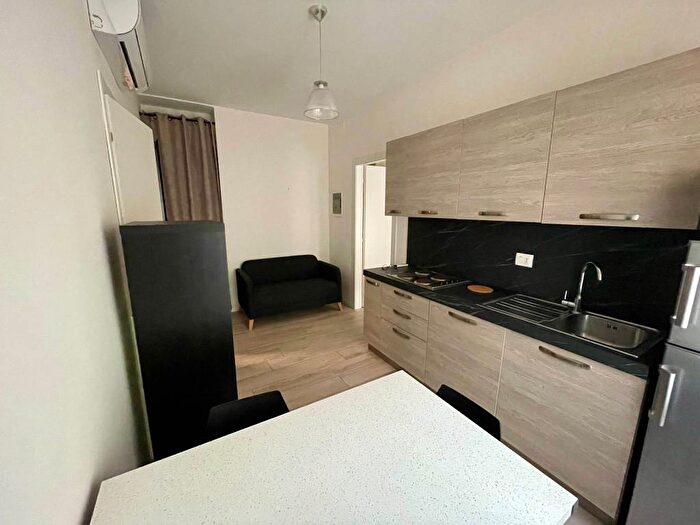 Appartamento bilocale in affitto in Via Sebastiano Veniero, Monte Rosa Lotto, Milano