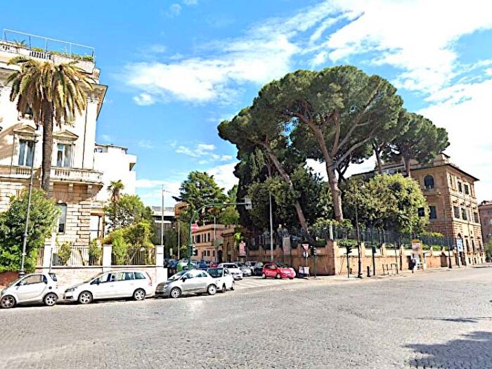 Appartamento con 6 locali in vendita in Via Saverio Mercadante, Parioli, Roma