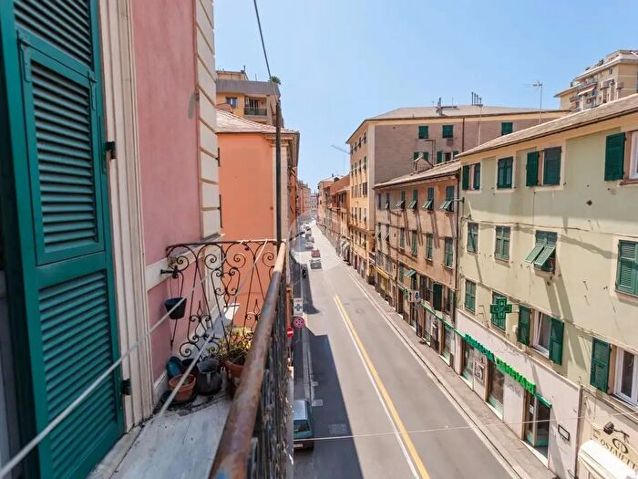 Appartamento con 6 locali in vendita in Via Canevari, Genova