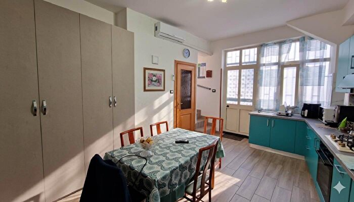 Casa trilocale in vendita in Via Boccucci, Mondragone