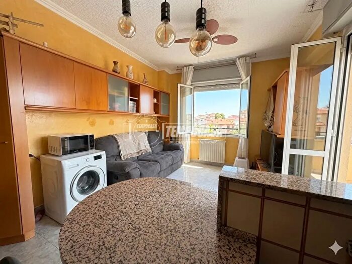 Appartamento trilocale in vendita in Via Francesco Baracca, Rho