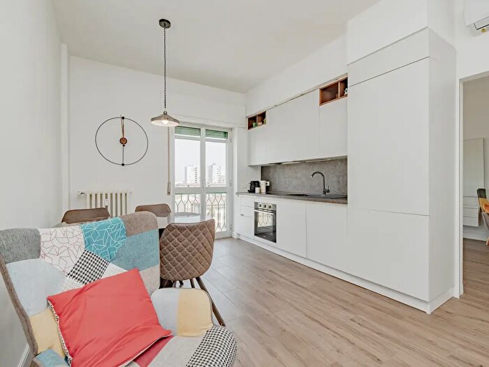 Appartamento trilocale in vendita in Via Cassano dAdda, Milano